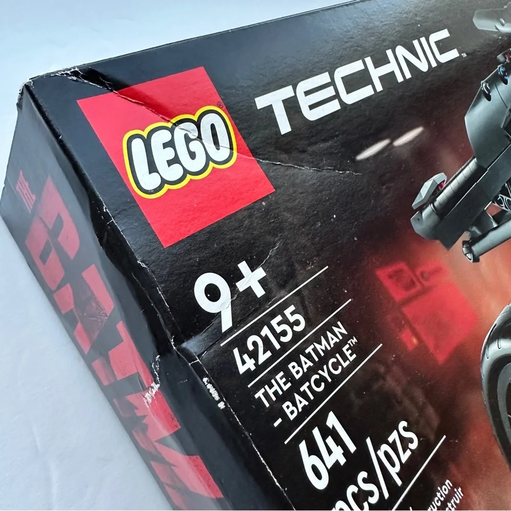 LEGO Technic The Batman Batcycle 42155 NISB NWT - Picture 11 of 13